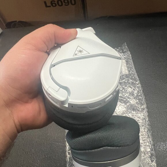 Turtle Beach Stealth 600 Gen 2 USB Gaming Headset for PS4 & PS5 – White Refurbis - Picture 6 of 6